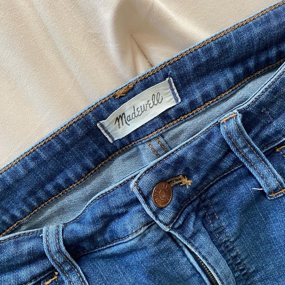 Madewell Women's Skinny Jeans in Dark Blue - Picture 3 of 4